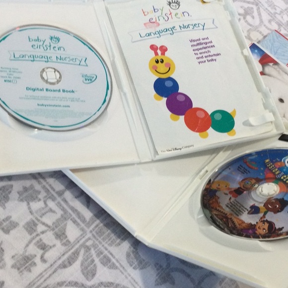 😜🤪 - Set of 12 DVD movies for kids. Mickey Mouse, Care Bears, Elmo, Wiggles…. - Picture 4 of 9